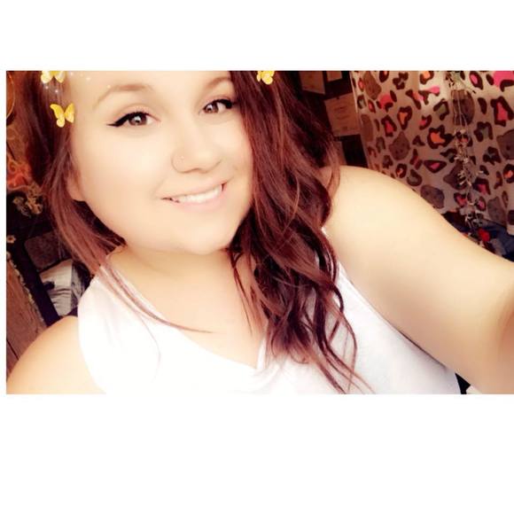 Meet your Posher, Cassandra - Picture 1 of 1